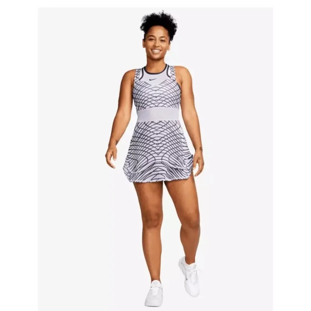 Nike this tennis